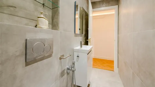 Rooms in Madrid Chamartín - photo 10