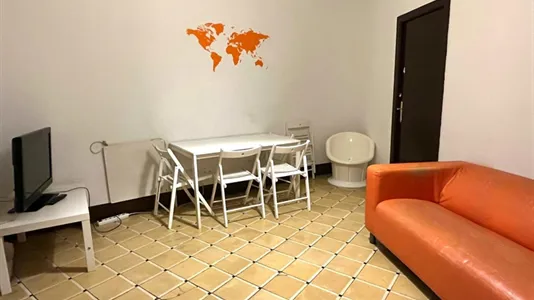 Rooms in Barcelona Ciutat Vella - photo 9
