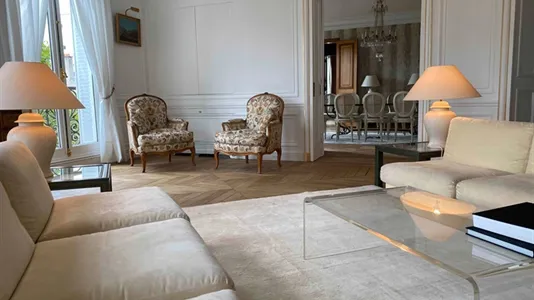 Apartments in Paris 8ème arrondissement - photo 8