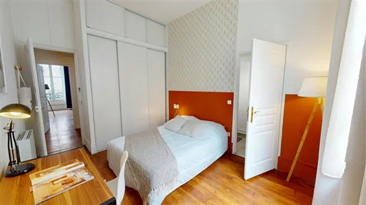 Rooms in Paris 10ème arrondissement - photo 4