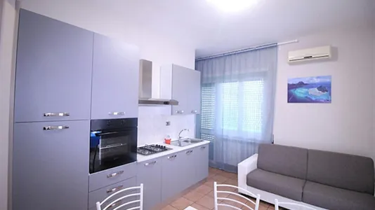 Apartments in Roma Municipio VII – Appio-Latino/Tuscolano/Cinecittà - photo 4