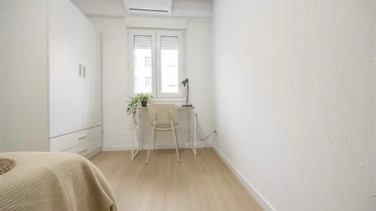 Rooms in el Camí de Vera - photo 2