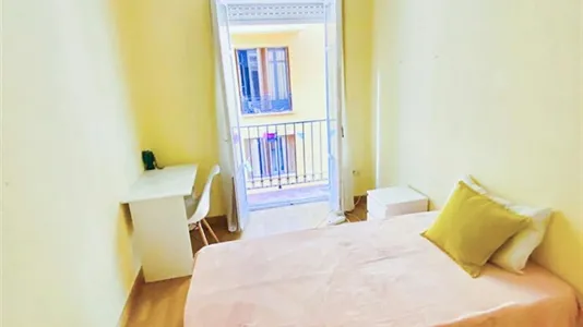 Rooms in Madrid Chamberí - photo 2