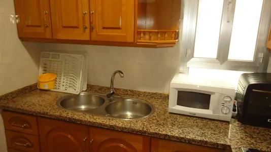 Rooms in Córdoba - photo 8