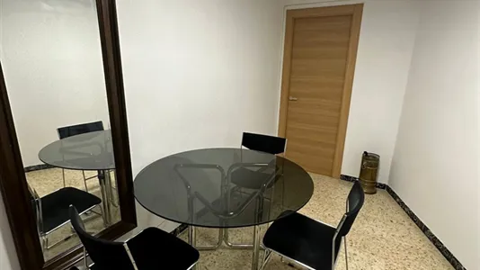 Rooms in Zaragoza - photo 4