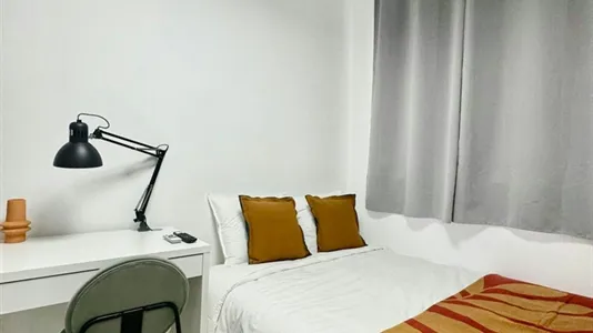 Rooms in Madrid Centro - photo 5