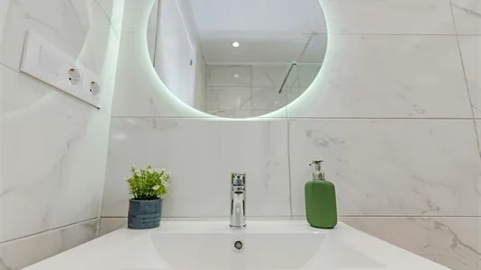 Rooms in Barcelona Eixample - photo 7