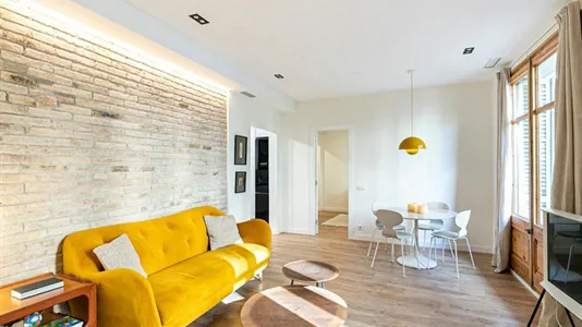 Apartments in Barcelona Eixample - photo 2
