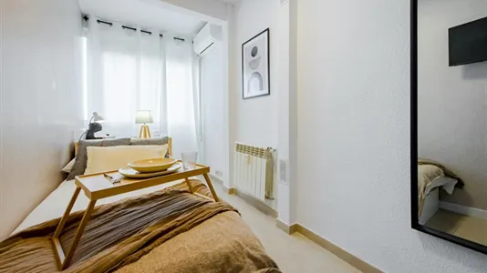 Rooms in Madrid Retiro - photo 2