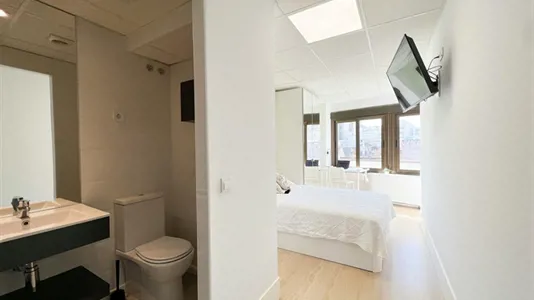 Rooms in Madrid Chamberí - photo 2