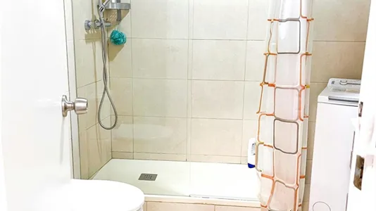 Rooms in Barcelona Ciutat Vella - photo 7