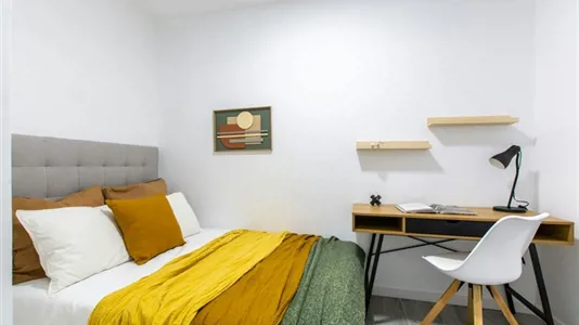 Rooms in Madrid Centro - photo 2