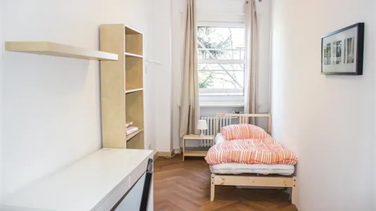 Rooms in Berlin Charlottenburg-Wilmersdorf - photo 2