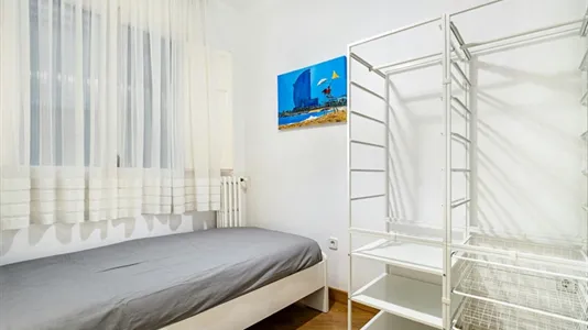 Rooms in Barcelona Ciutat Vella - photo 2