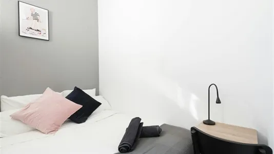 Rooms in Madrid Centro - photo 4