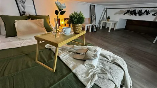 Rooms in Madrid Centro - photo 8