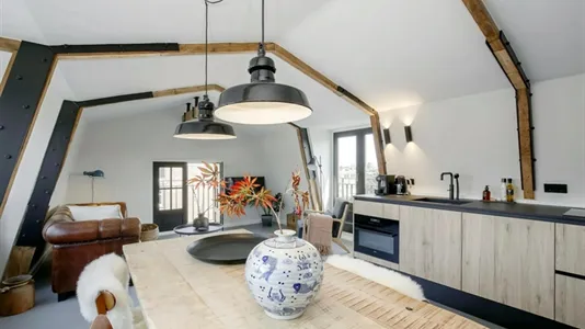 Apartments in Amsterdam Centrum - photo 2