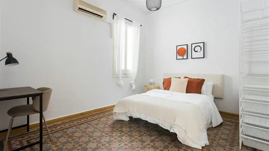 Rooms in Barcelona Ciutat Vella - photo 1