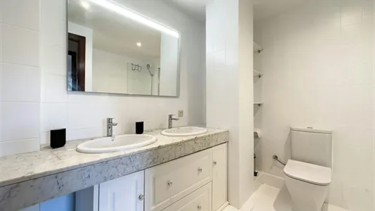 Rooms in Barcelona Eixample - photo 8