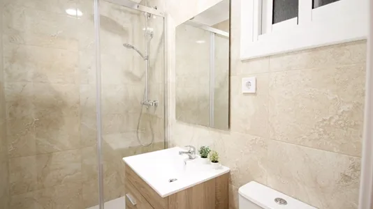 Rooms in Barcelona Eixample - photo 9