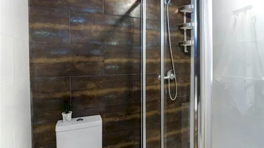 Rooms in Madrid Centro - photo 9