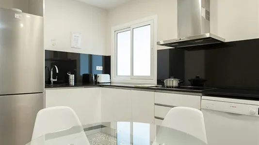 Rooms in Barcelona Eixample - photo 9