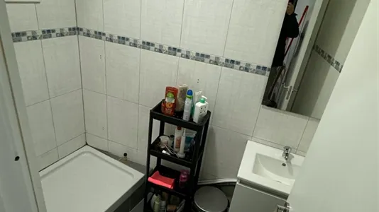 Rooms in Barcelona Eixample - photo 8