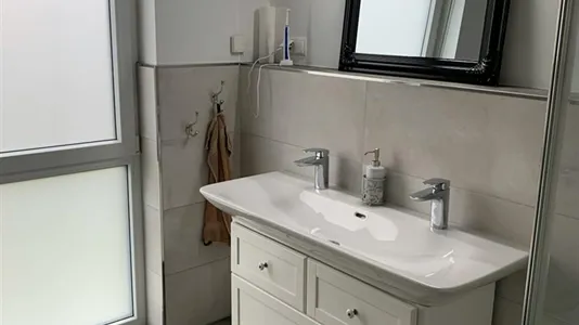 Houses in Essen - photo 5