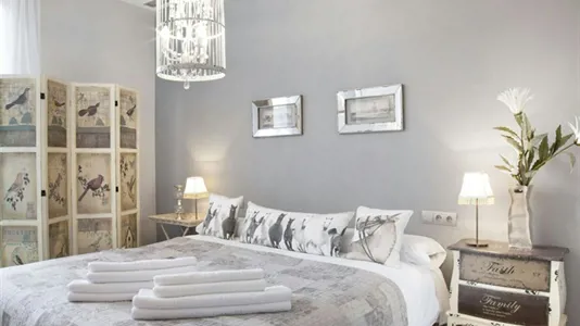 Apartments in Barcelona Eixample - photo 2