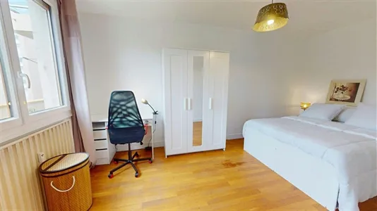 Apartments in Saint-Étienne - photo 10