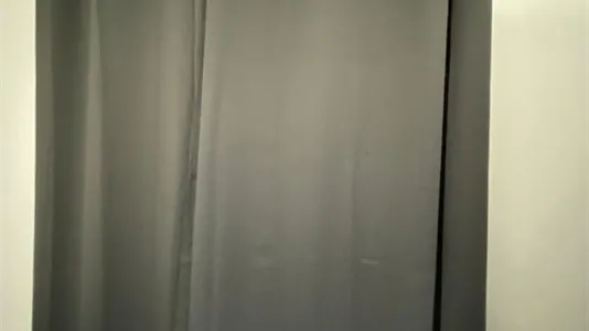 Rooms in Barcelona Ciutat Vella - photo 8