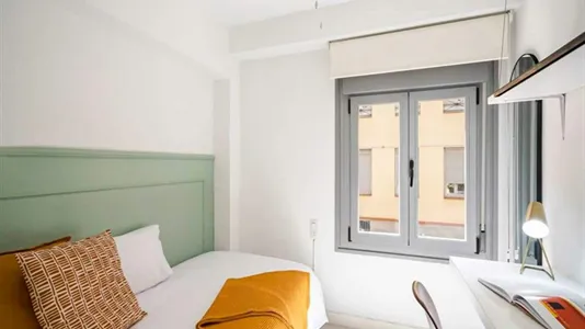 Rooms in Madrid Centro - photo 5