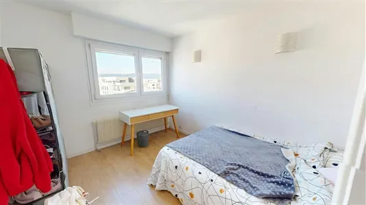 Rooms in Saint-Julien-en-Genevois - photo 6