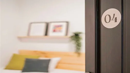 Rooms in Madrid Centro - photo 9