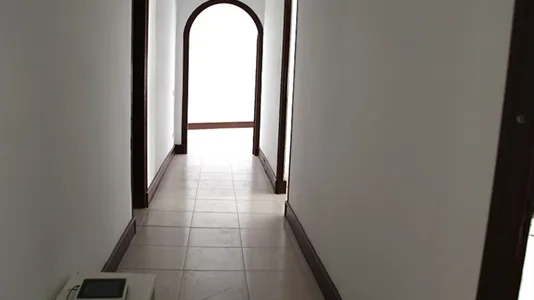 Rooms in Barcelona Ciutat Vella - photo 8