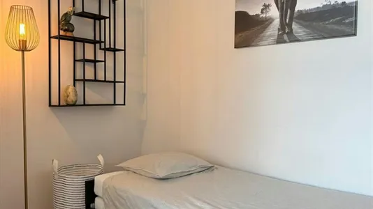 Rooms in Brussels Sint-Jans-Molenbeek - photo 1