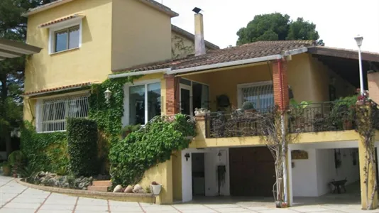 Houses in El Campello - photo 4