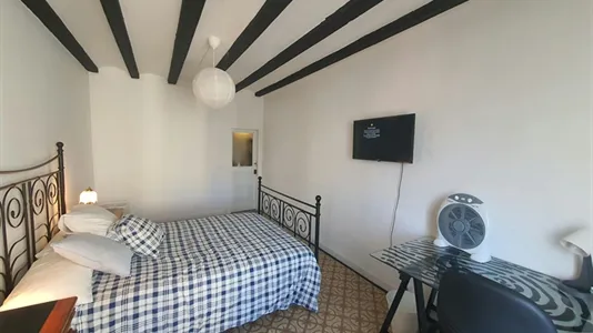 Rooms in Barcelona Ciutat Vella - photo 4