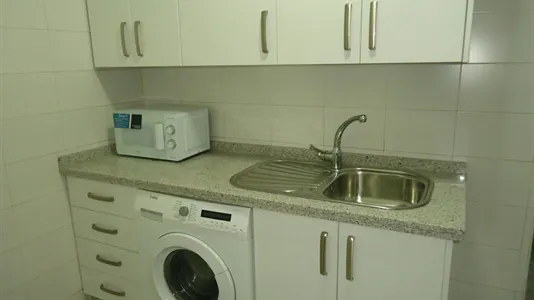 Rooms in Córdoba - photo 8