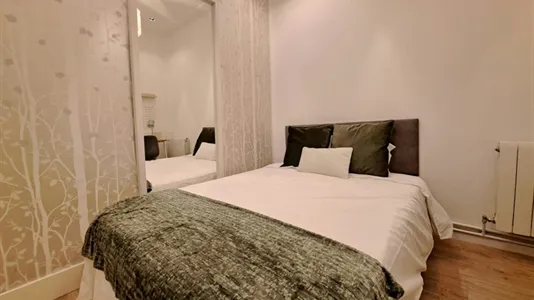 Rooms in Madrid Centro - photo 9