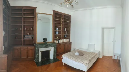 Apartments in Nîmes - photo 7