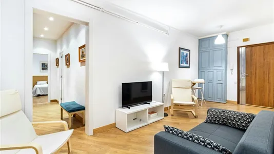 Rooms in Barcelona Ciutat Vella - photo 3