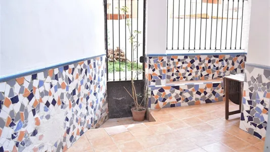 Apartments in Valencia Ciutat Vella - photo 8