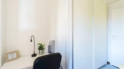 Room for rent in Milano Zona 6 - Barona, Lorenteggio, Milan