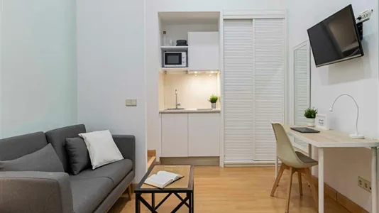 Rooms in Madrid Centro - photo 7