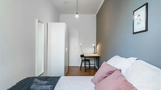 Rooms in Berlin Charlottenburg-Wilmersdorf - photo 4