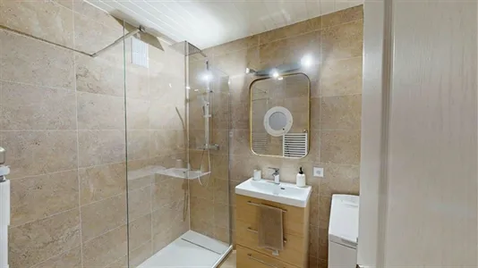 Rooms in Saint-Julien-en-Genevois - photo 10