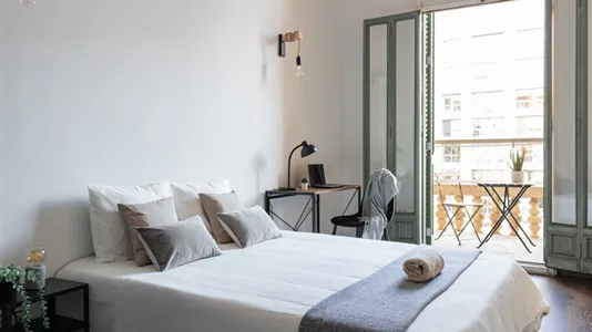 Rooms in Barcelona Eixample - photo 4