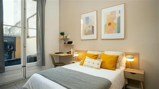 Rooms in Barcelona Eixample - photo 1