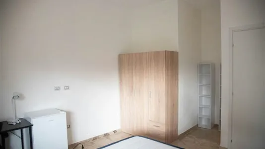Rooms in Roma Municipio IX – EUR - photo 3